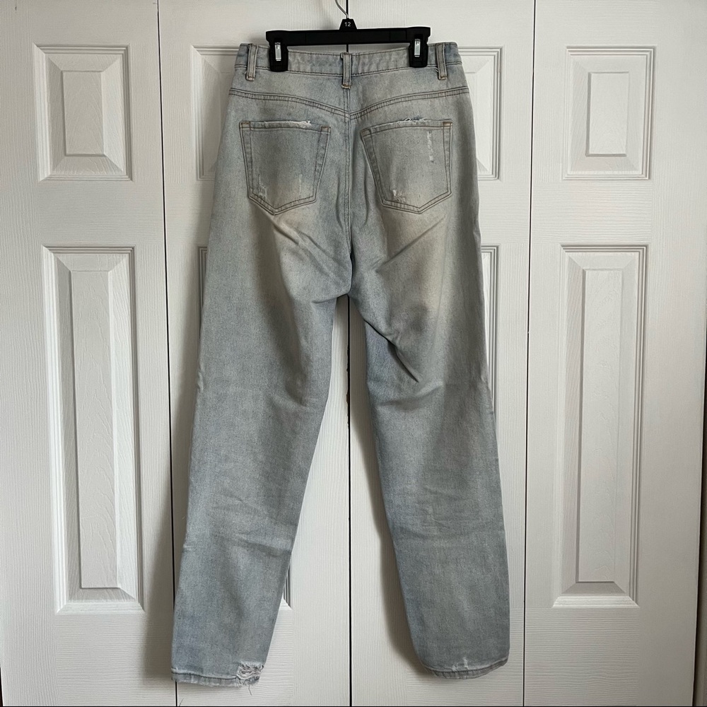 Missguided High Rise Mom Jeans - Picture 4 of 5